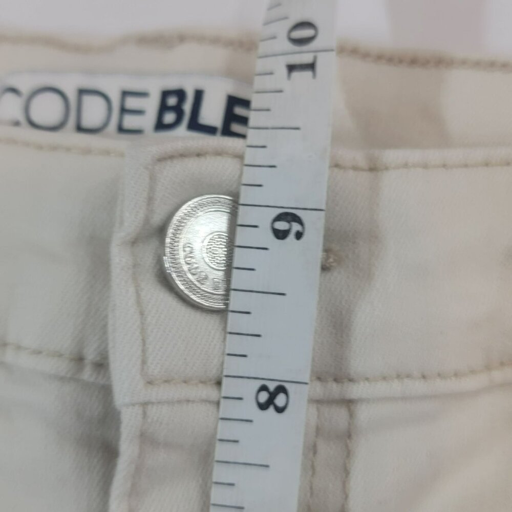 Code Bleu Bermuda Shorts, Women 6P, Cream, Denim, 5 Pocket Design, Low Rise, EUC - Picture 9 of 11